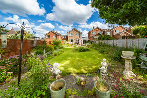 REAR GARDEN- click for photo gallery